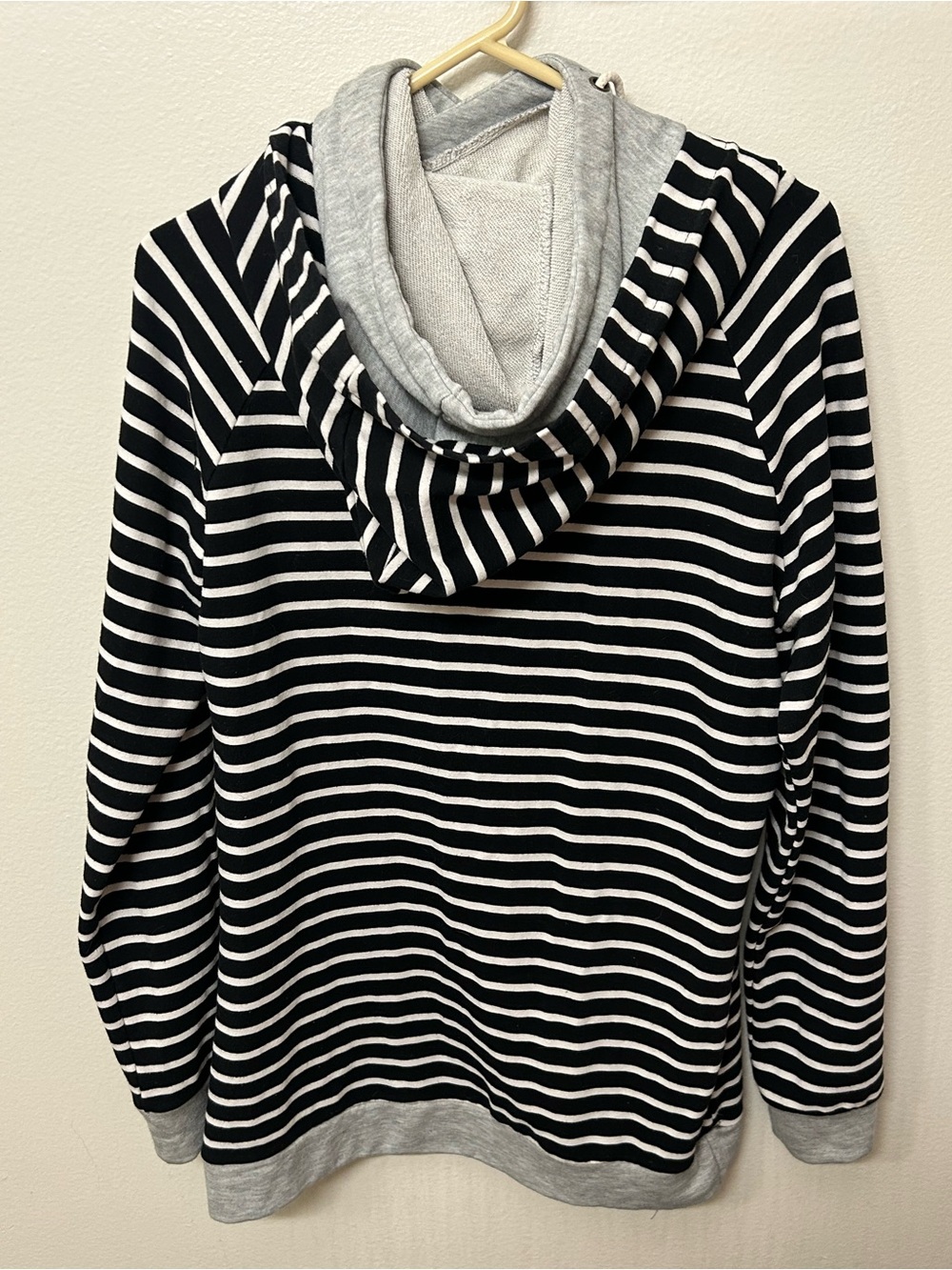 Striped Black & White Hoodie with Drawstring & Layered Hood - Picture 4 of 4